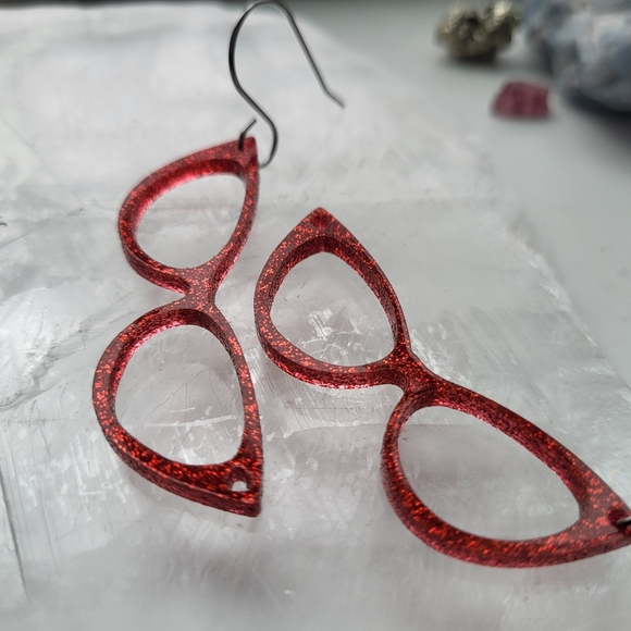 Cat eye frames laser cut dangle earrings - Picture 2 of 13